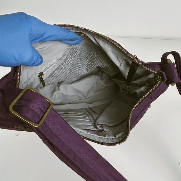 Travelon anti-theft hobo bag in a violet purple colour - Picture 4 of 9